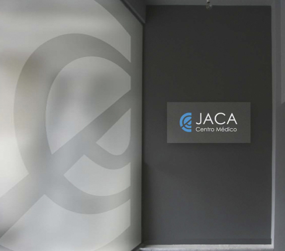 thumbnail-proyecto-identidad-corporativa-centro-médico_logo